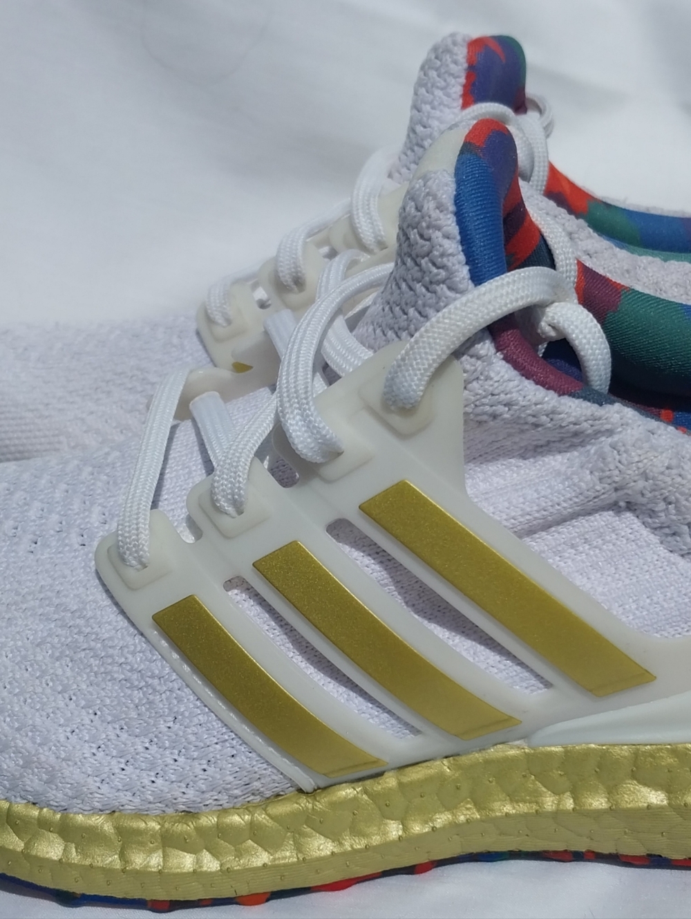 Adidas Ultra Boost DNA 5.0 Women Size 6